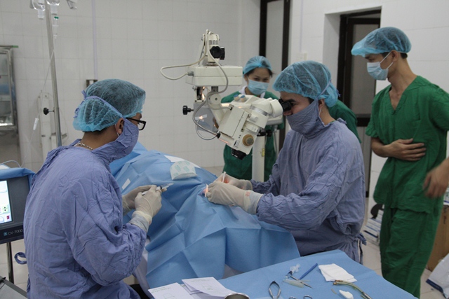 mổ đục thủy tinh thể